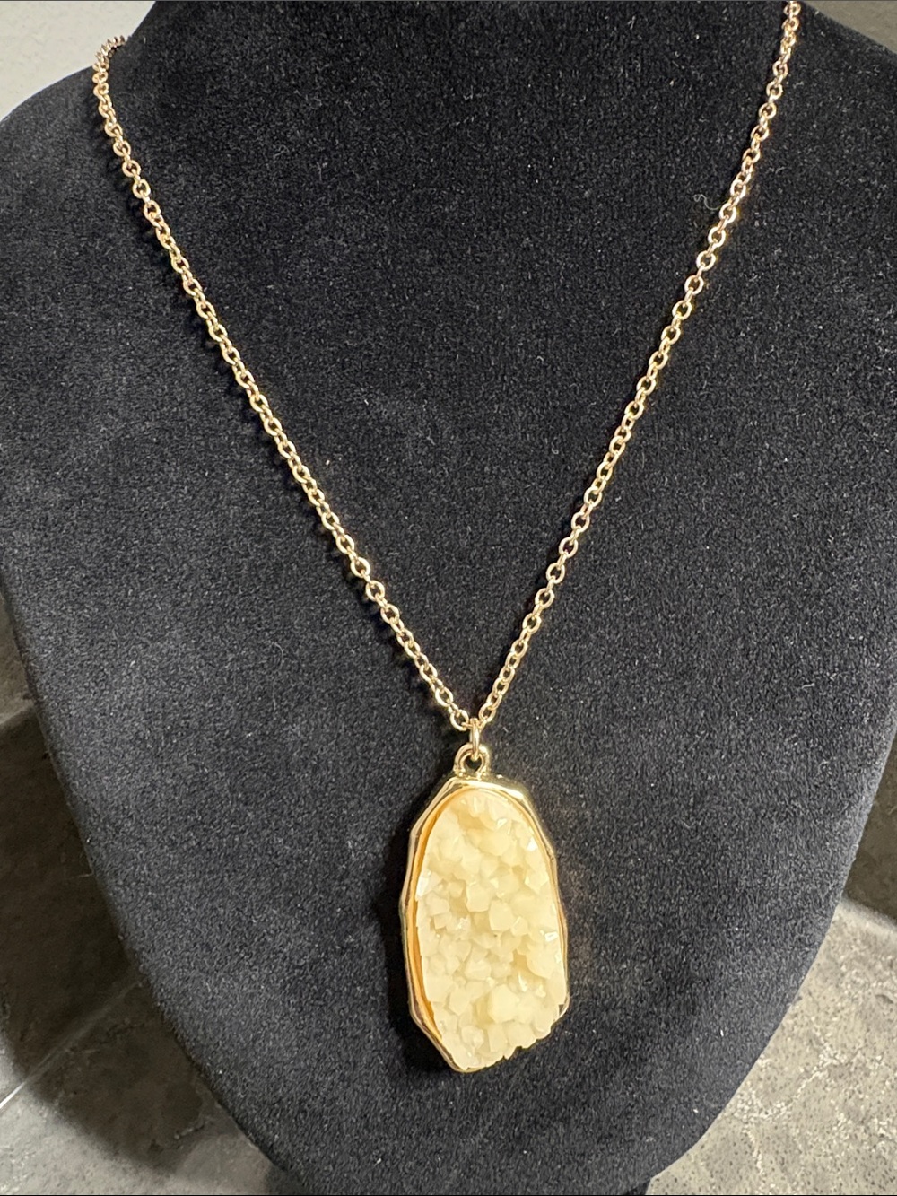 Gold Chain Necklace with Cream Druzy Pendant